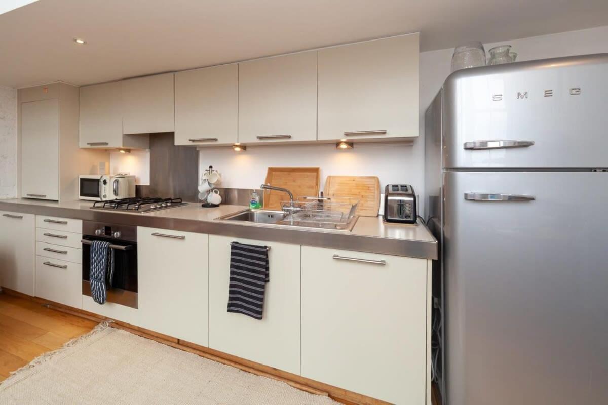 Charming 1 Bedroom Apartment In Old School House London Exteriör bild