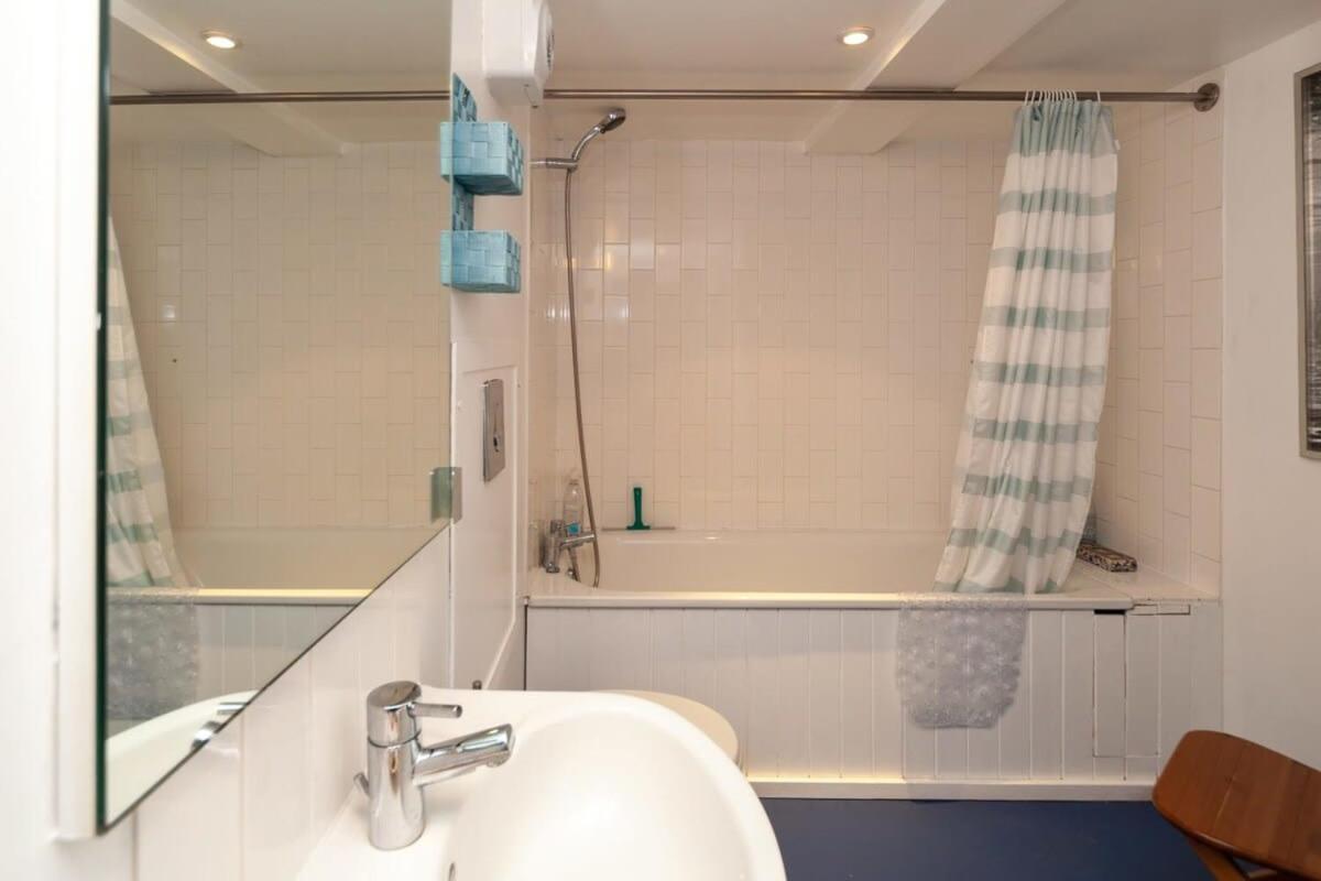Charming 1 Bedroom Apartment In Old School House London Exteriör bild