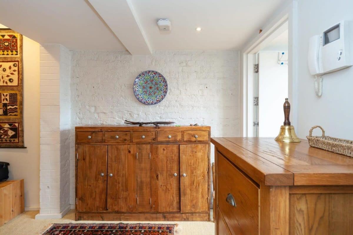 Charming 1 Bedroom Apartment In Old School House London Exteriör bild